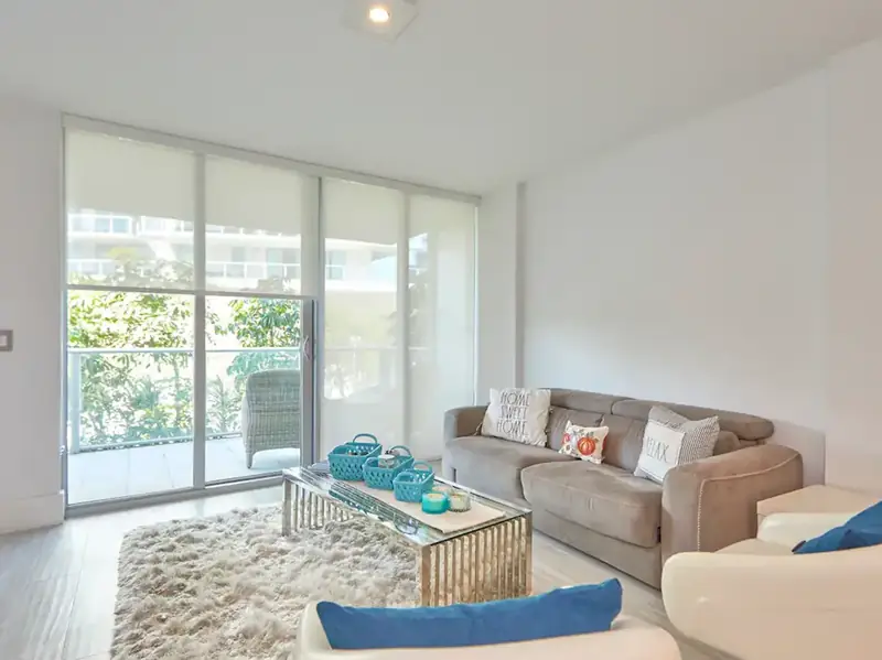 Living room with balcony in the Miami Beach apartment