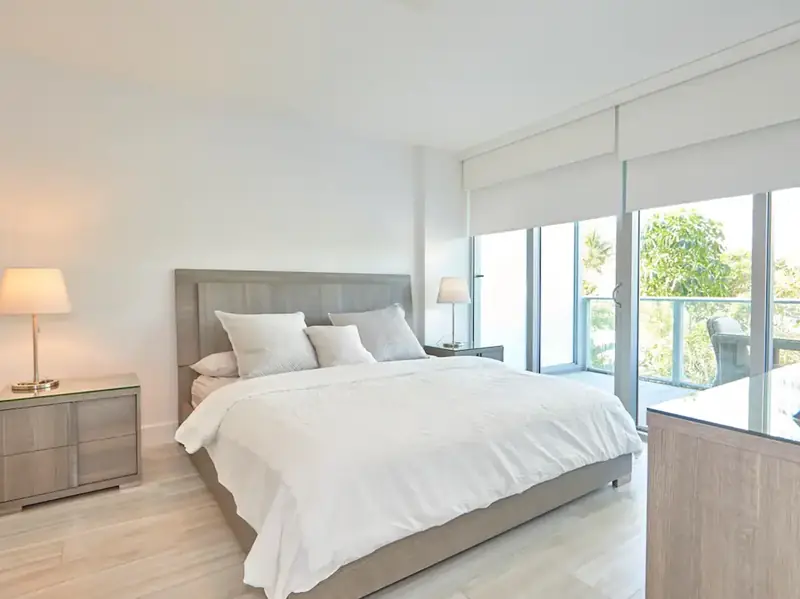 Bedroom with natural light in the Miami Beach apartment